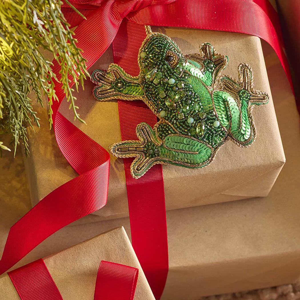 Dainty Green Tree frog  tree decoration