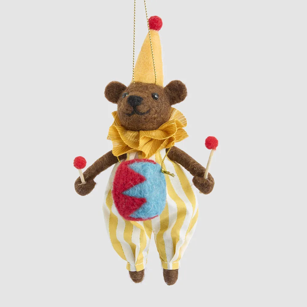 Drumroll Circus bear