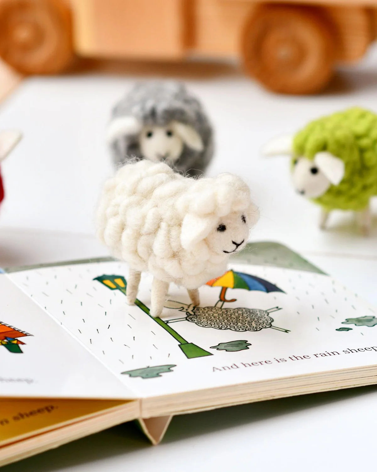 Felt White Sheep-Little Fish Co.